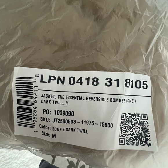 Fabletics NWT The Essential Reversible Fabletics Bomber Jacket Tan/White Medium - Picture 9 of 16